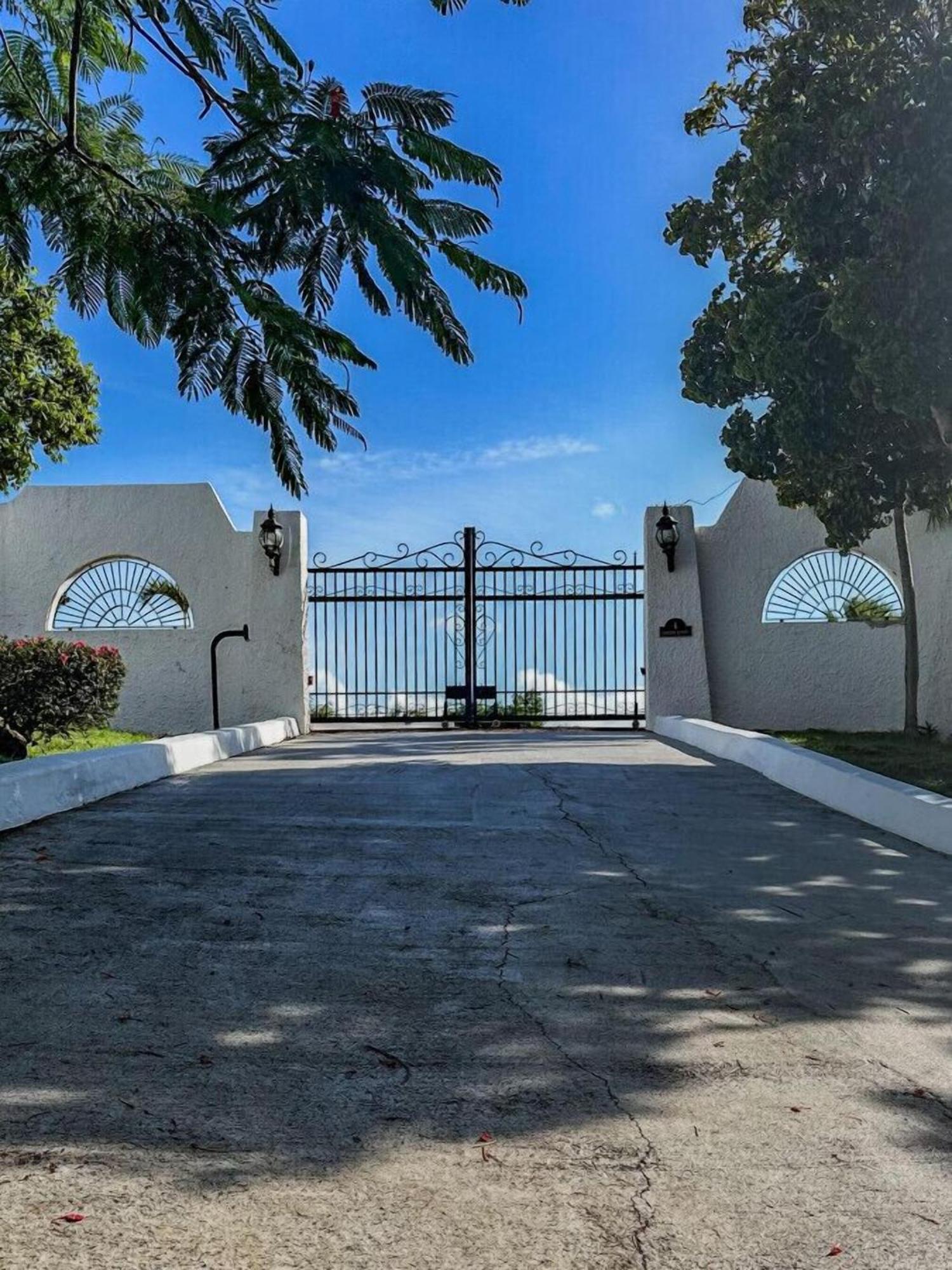 Royal Villa With A Huge Swimming Pool Cowell Battery Exterior foto